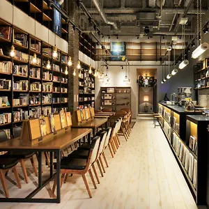 Lamp Light Books Japan