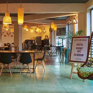 Minimalist One Hauz Khas Village Nova Deli